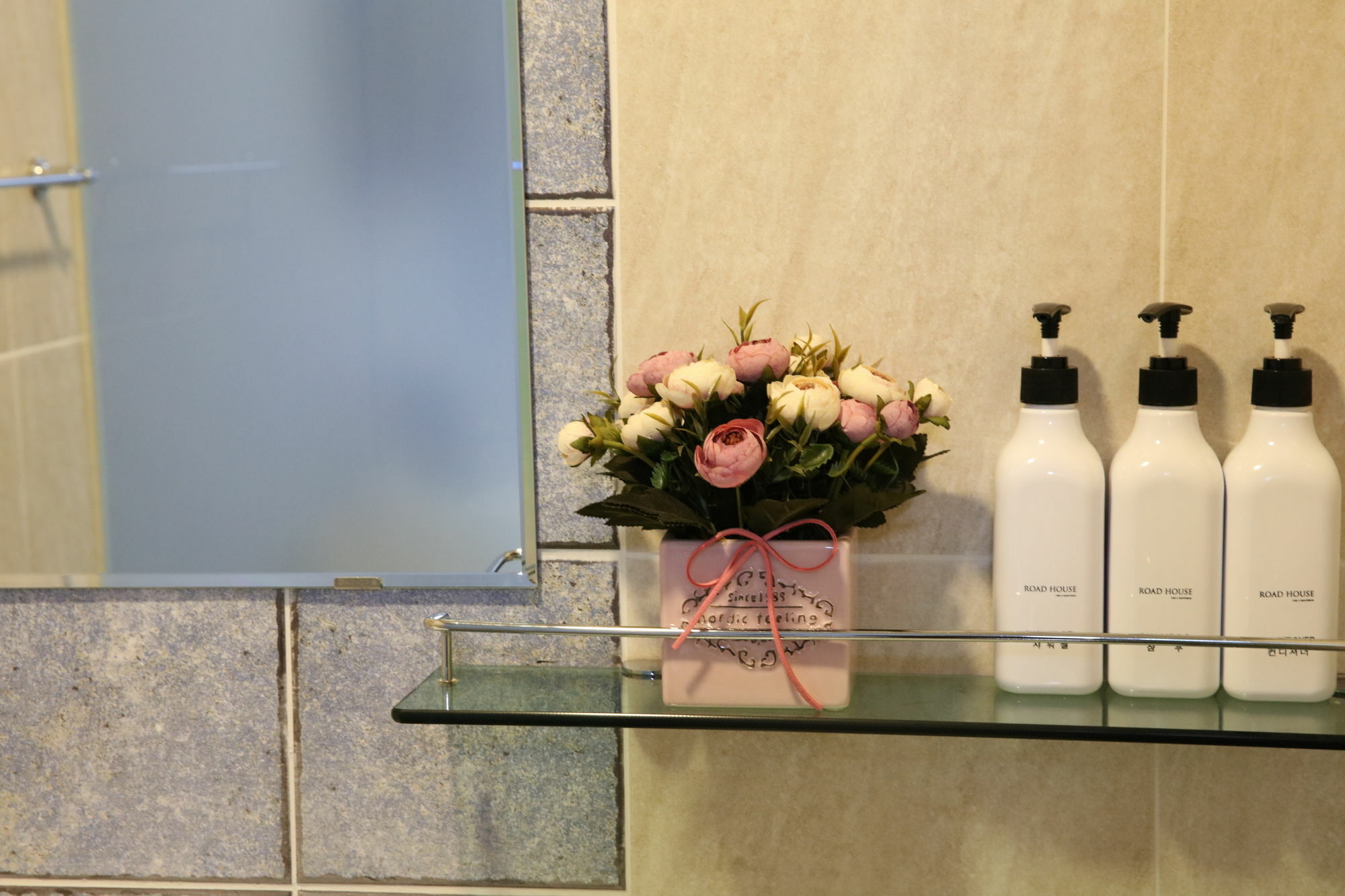 Hotel Road Myeongdong Seul Esterno foto